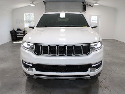 Used 2022 Jeep Wagoneer Series II image 3