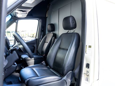 Used 2022 Mercedes-Benz Sprinter 2500 w/ Acoustic Package image 13