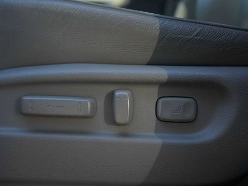 Used 2018 Honda Pilot Touring image 12