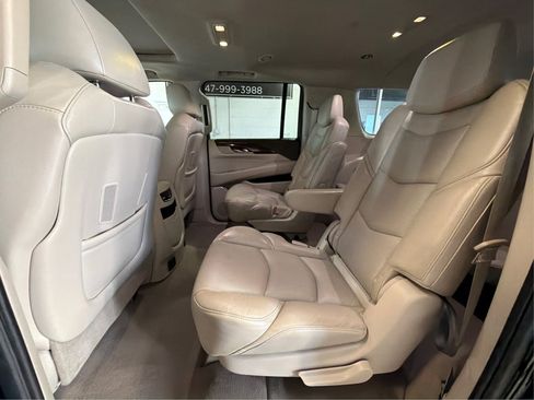 Used 2017 Cadillac Escalade ESV Luxury AWD/4WD image 10