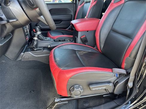 Certified 2024 Jeep Gladiator Rubicon w/ Technology Group image 13