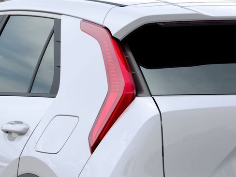 New 2026 Kia Niro LX FWD image 11