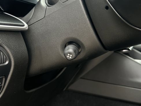 Used 2023 Jeep Wagoneer L 4WD w/ Rear Seat Video Group 1 image 19