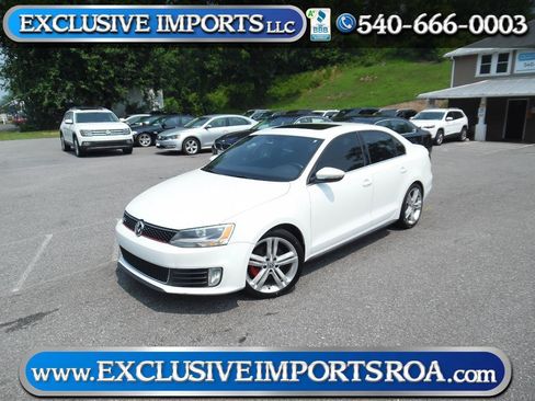 Used 2015 Volkswagen Jetta GLI SE FWD image 1