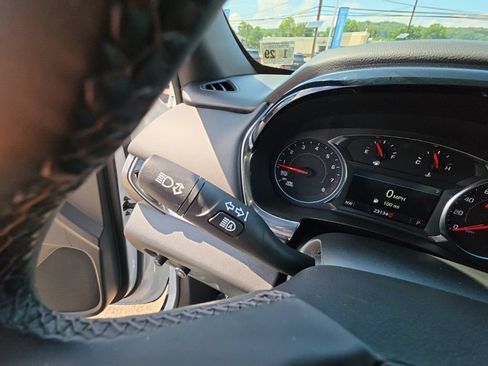 Used 2023 Chevrolet Traverse LT AWD/4WD image 12