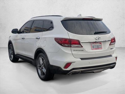 Used 2018 Hyundai Santa Fe SE image 8