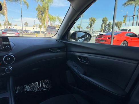 Used 2025 Nissan Sentra S FWD image 16