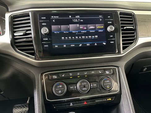 Used 2022 Volkswagen Atlas SE image 49