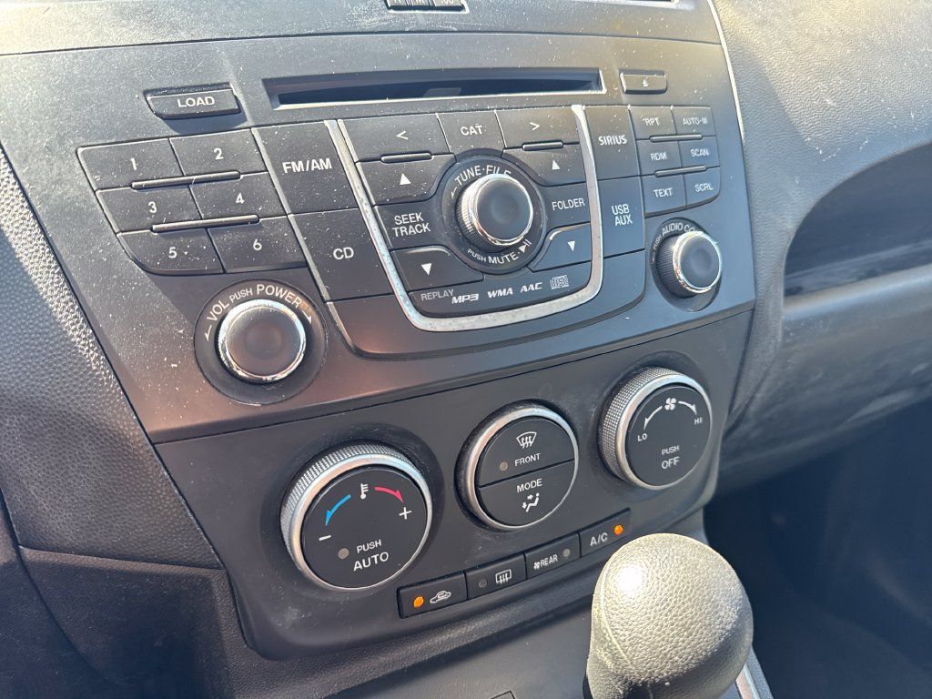 Used 2014 MAZDA MAZDA5 Sport FWD image 22