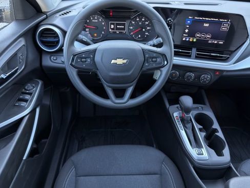 New 2026 Chevrolet Trax LS w/ LS Convenience Package FWD image 11