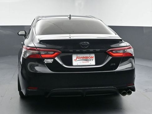 Used 2022 Toyota Camry SE FWD image 7