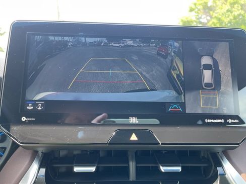 Used 2022 Toyota Venza Limited AWD/4WD image 32