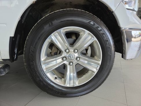 Used 2017 RAM 1500 Classic SLT w/ SLT Plus D←cor Group AWD/4WD image 10