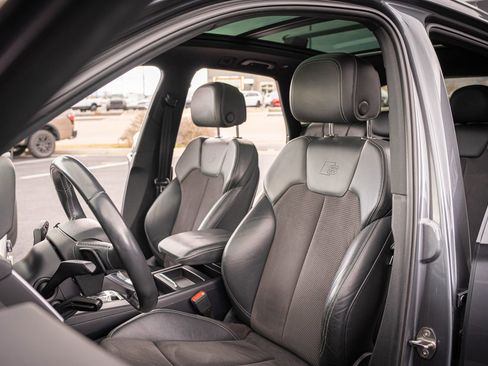 Used 2018 Audi SQ5 Premium Plus w/ Navigation Package image 11