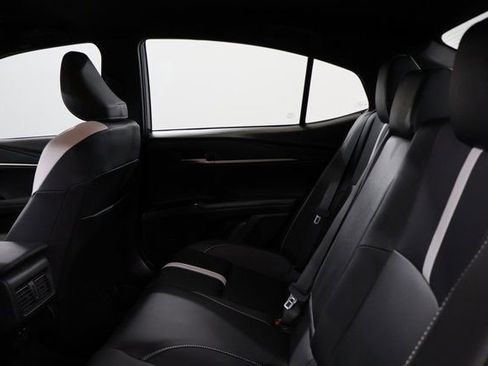 Used 2025 Toyota Camry SE image 31