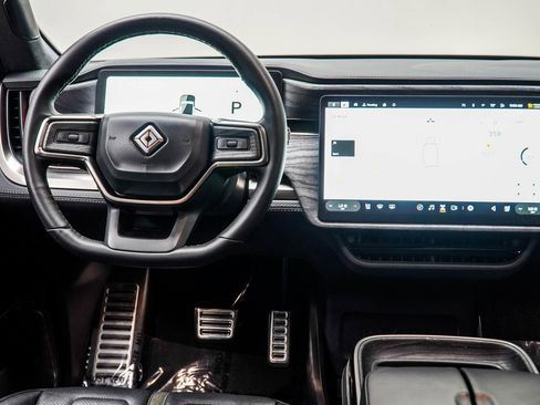 Used 2022 Rivian R1T Adventure image 17