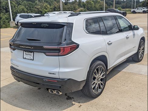 New 2026 GMC Acadia Denali Ultimate w/ LPO, Floor Liner Package AWD/4WD image 7