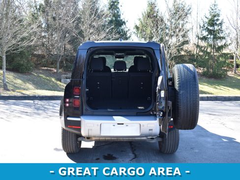 Used 2025 Land Rover Defender 110 S image 26