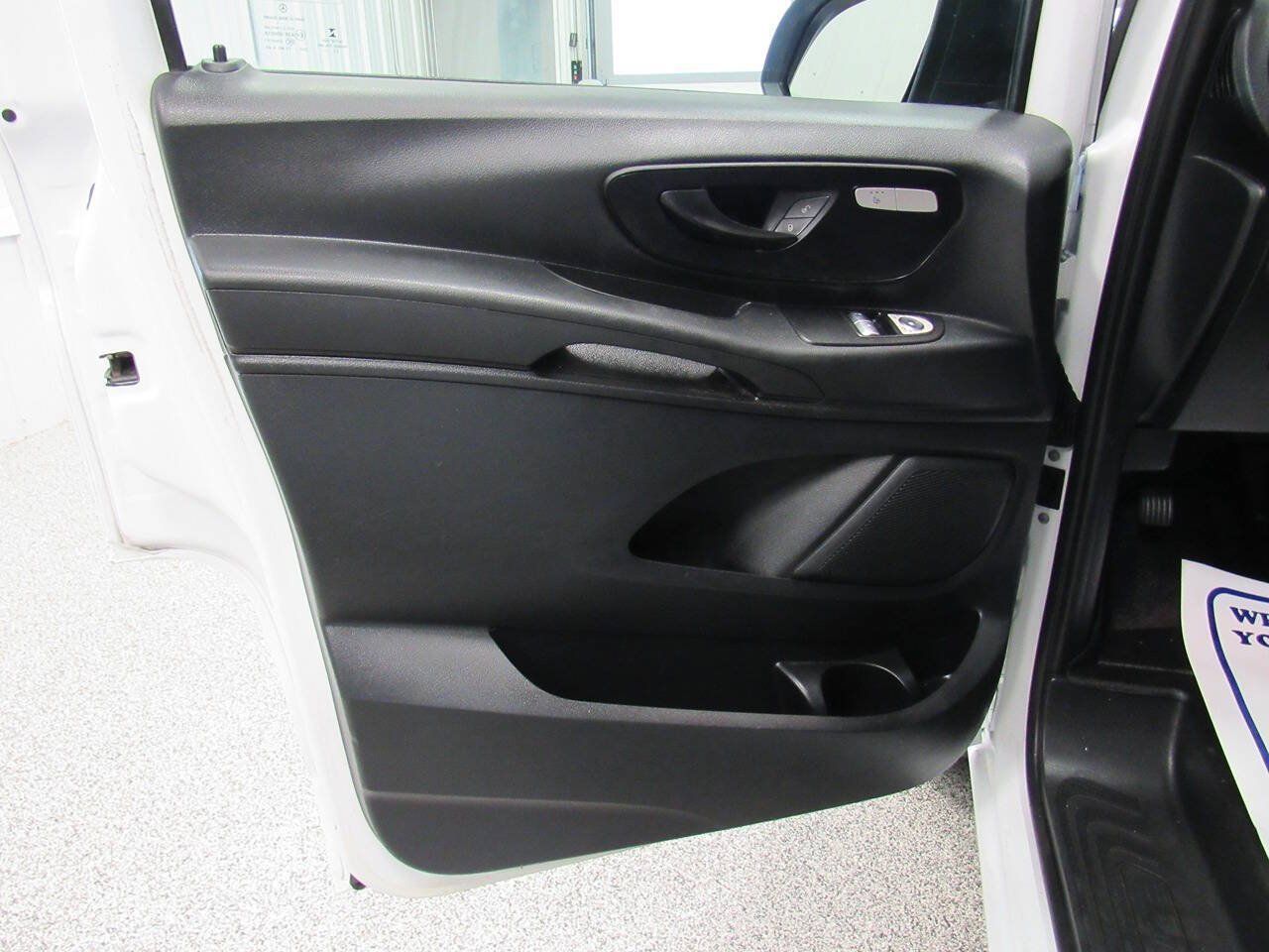 Used 2022 Mercedes-Benz Metris image 36