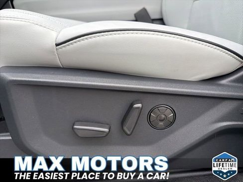 New 2025 Ford Expedition Platinum w/ Platinum Ultimate Package AWD/4WD image 24