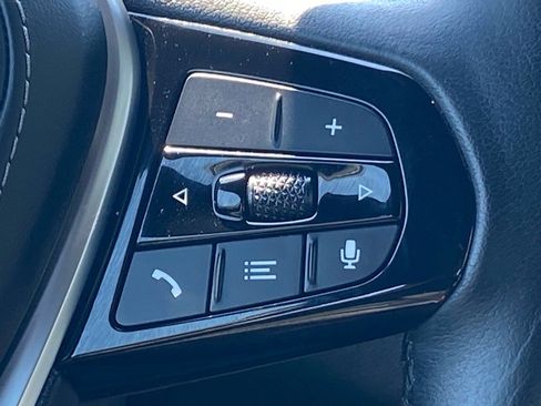 Used 2023 BMW 530e xDrive w/ Premium Package image 7