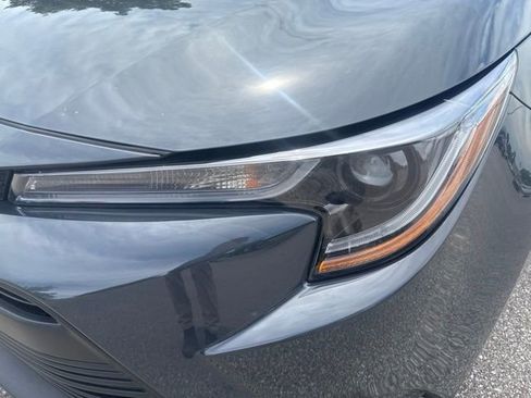 Used 2025 Toyota Corolla LE FWD image 5