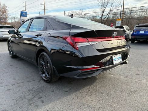 Used 2023 Hyundai Elantra SEL image 5