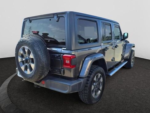 Used 2018 Jeep Wrangler Unlimited Sahara image 5