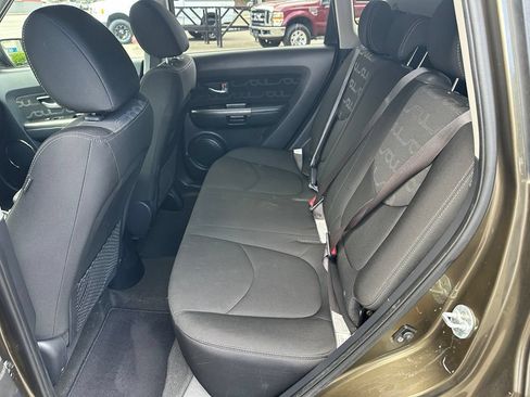 Used 2012 Kia Soul + w/ Audio Pkg FWD image 10