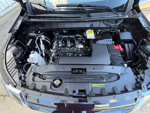 Used 2025 Nissan Pathfinder SL FWD image 11