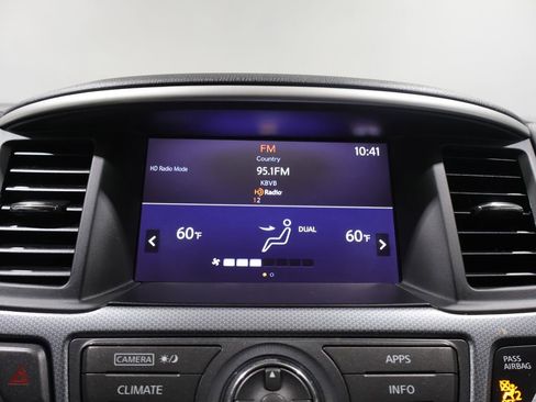 Used 2017 Nissan Pathfinder SL AWD/4WD image 25