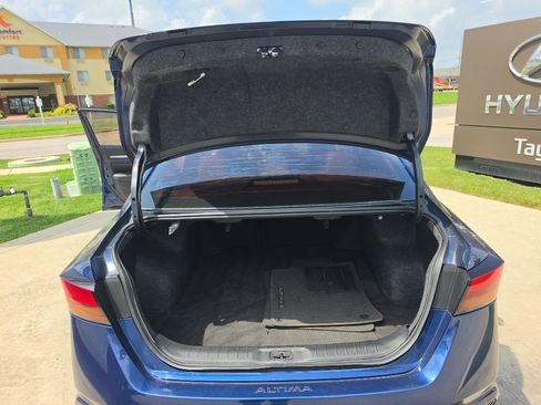Used 2024 Nissan Altima 2.5 SR w/ SR Premium Package FWD image 13