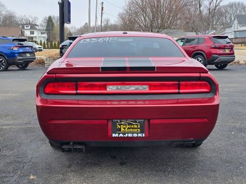 Used 2010 Dodge Challenger SE image 6