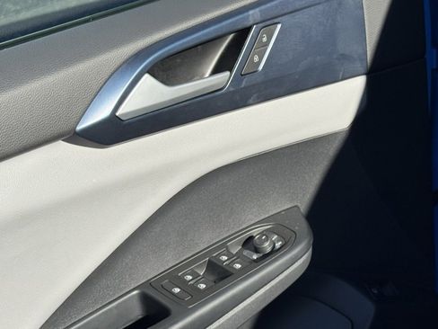 Used 2022 Volkswagen Taos SE image 19