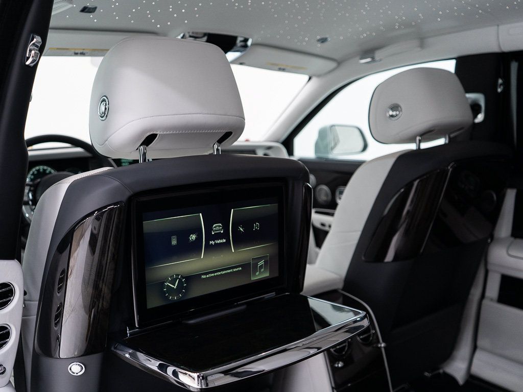 Certified 2023 Rolls-Royce Phantom Sedan RWD image 25
