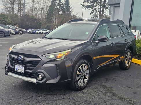 Used 2023 Subaru Outback Limited image 3