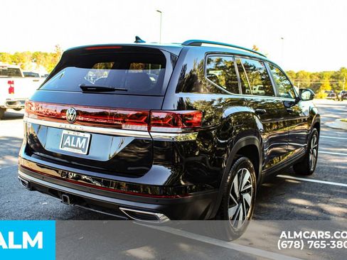 Used 2025 Volkswagen Atlas SE image 6