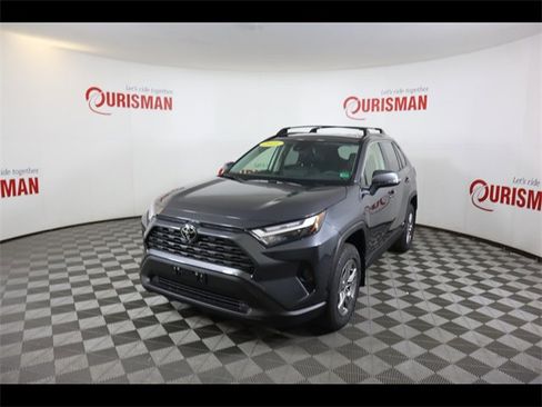 Used 2025 Toyota RAV4 XLE image 2