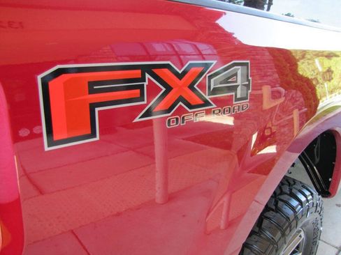 Used 2017 Ford F250 Lariat w/ Lariat Value Package AWD/4WD image 29