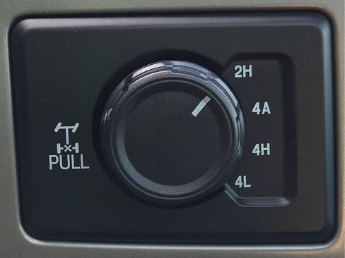 Used 2018 Ford F150 King Ranch w/ Equipment Group 601A Luxury AWD/4WD image 14