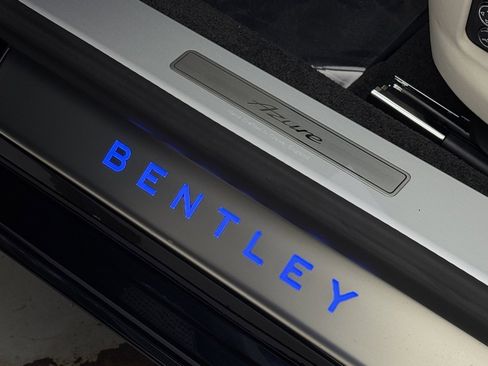 New 2026 Bentley Flying Spur Azure image 9
