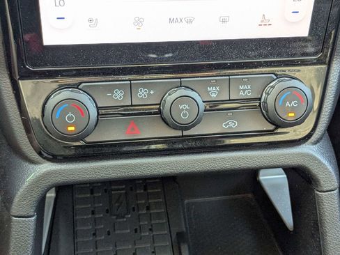 Used 2025 Ford Ranger Lariat w/ FX4 Off-Road Package image 23