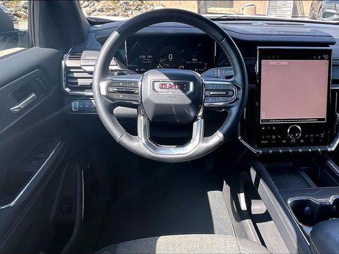 Used 2025 GMC Acadia Elevation AWD/4WD image 5