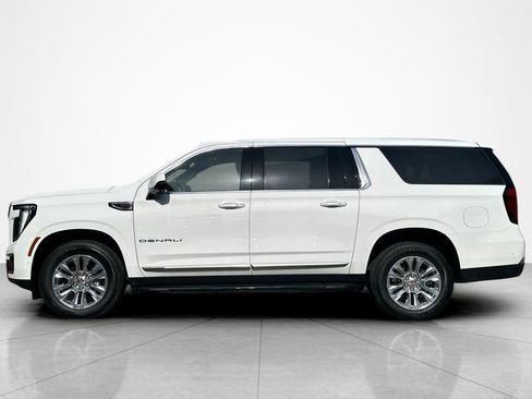Used 2025 GMC Yukon XL Denali AWD/4WD image 2