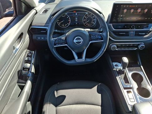 Certified 2023 Nissan Altima 2.5 SV w/ SV Premium Package FWD image 11