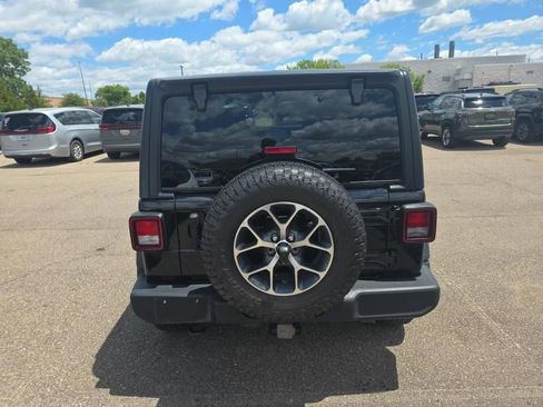 Used 2024 Jeep Wrangler Unlimited Sport AWD/4WD image 5