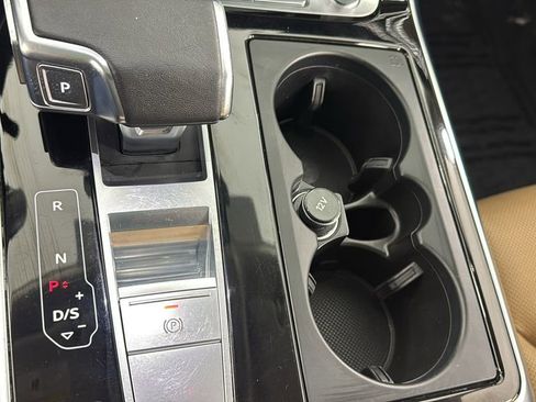 Used 2023 Audi Q8 Prestige image 29