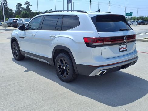 New 2026 Volkswagen Atlas Peak Edition AWD/4WD image 8