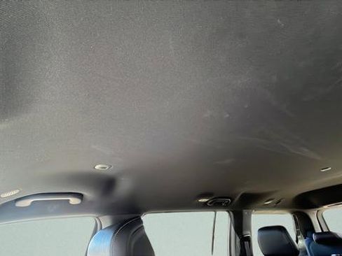 Used 2024 Jeep Wagoneer Series II w/ Flexible Seating Group image 19