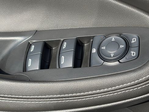Used 2024 Buick Encore GX Avenir w/ Avenir Technology Package FWD image 17
